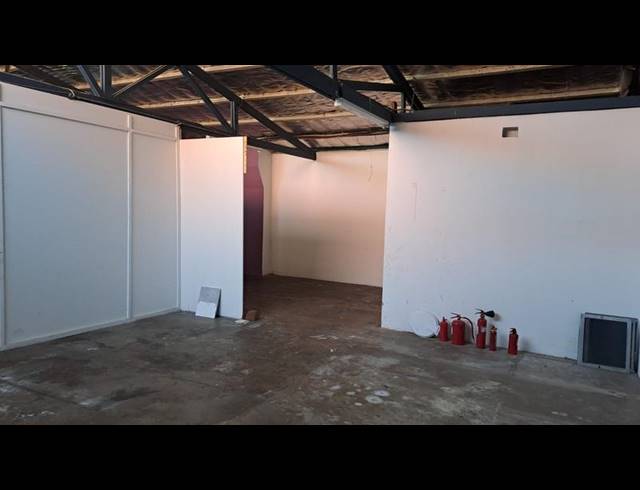 INDUSTRIAL PROPERTY TO RENT IN NORTH END